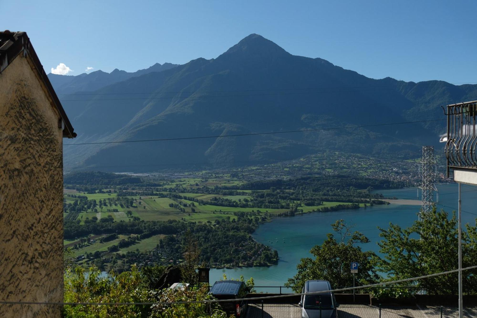 Appartamenti Montemezzo Le Case In Pietra Vista Lago Gera Lario Exteriör bild